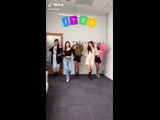 200117 @ sugarpop tiktok update with itzy