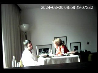 Қыздардың сынған фотосы