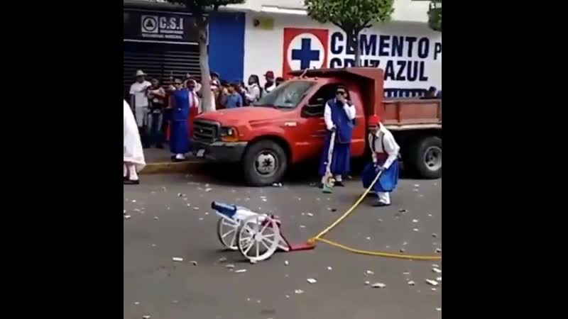 Вот эт у ней отдача, мексика