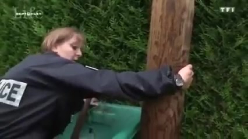 Наводнения porn video – Французские полицейские во время наводнения