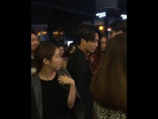 [150904] kai and krystal arrive at the gucci pop up store opening party together!