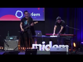 Linkin park's mike shinoda and blink 182's mark hoppus, co write a song from scratch, live from midem 2017!