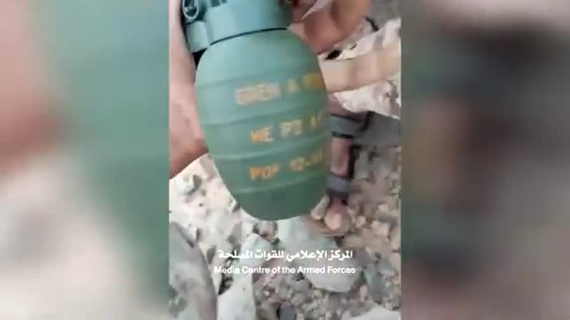 شاهد نوعية من الأسلحة الإيرانية التي عثر عليها أبطال الجيش الوطني بحوزة قتلى حوثيين في جبهة نهم