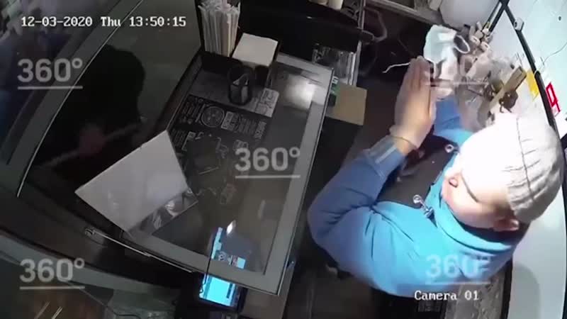 Антимасочник напал на бариста в москве