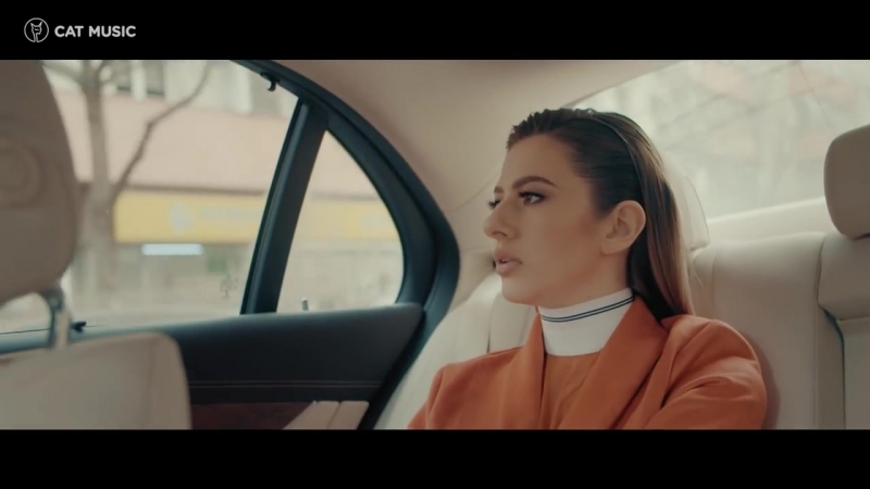 Lidia buble sarut mana mama!