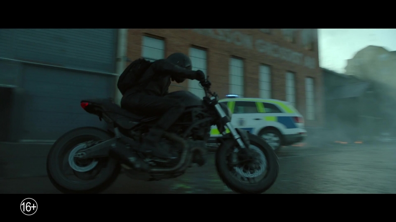 Девушка, которая застряла в паутине русский трейлер