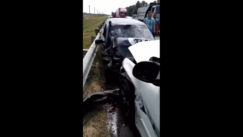 В краснодарском крае солевая наркоманка вылетела на встречку, спровоцировала дтп, а потом начала мастурбировать и молиться