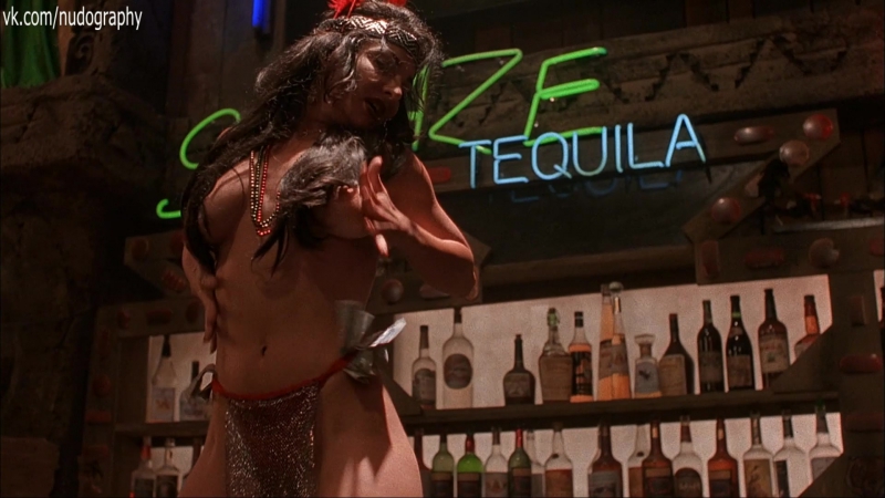 Обнажённые танцовщицы в фильме "от заката до рассвета" (from dusk till dawn, 1996, роберт родригес) 1080p