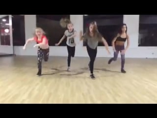 Mackenzie ziegler, brynn rumfallo