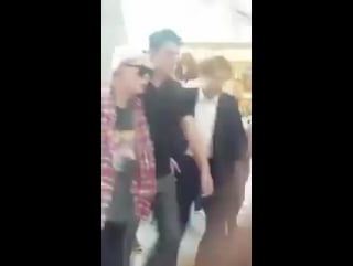 ( bts )방탄소년단@incheon airport heading to paris kcon(fancam 160601)