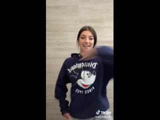 Charlidamelio via tiktok