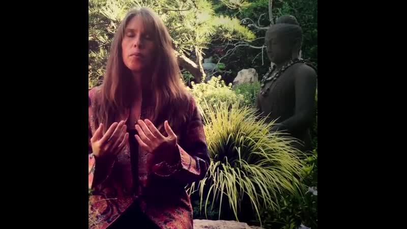 Deva premal maha mrityunjaya mantra (om triambakam)