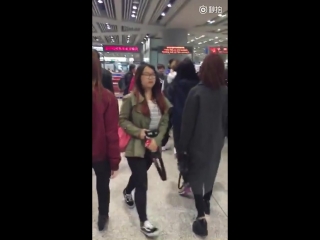 151105 f(x) @ beijing airport pt 3