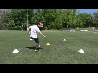 Dribble in tight spaces like messi and neymar the x drill