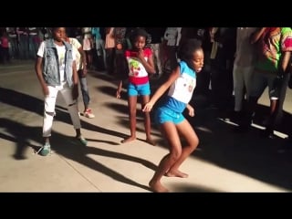 Young & talented dancing some afro in angola project "kizomba na rua"