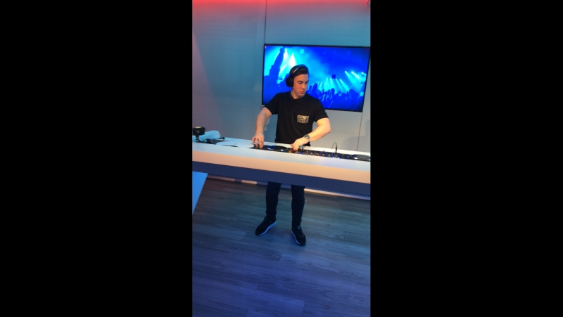Hardwell porn video – Hardwell on air 350!!!