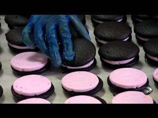 Whoopie pies how its made