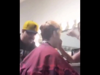 Lil xan makes his eyebrows
