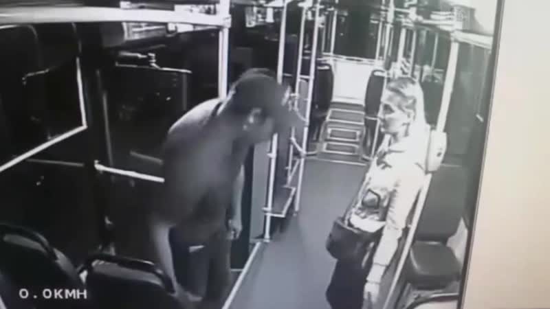 Видео нападения на кондуктора 45 троллебуса г санкт петербург криминал пассажир ударил женщину в петербурге доска объявлений