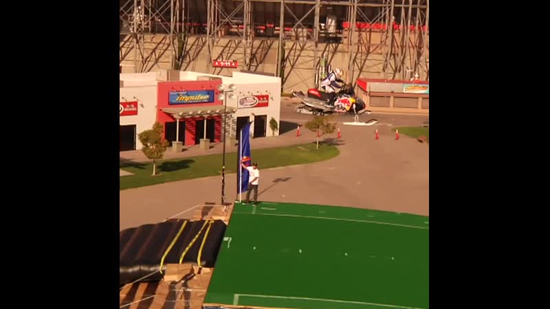 Levi lavallee longest jump skidoo 11