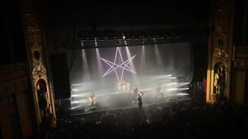 “it’s very simple if you stand still, you’re a fucking dickhead” oliver sykes