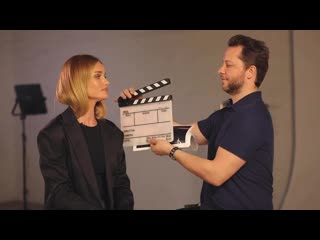 Rosie reacts to some of her most iconic images with derek blasberg ( 720 x 1280 ) mp4