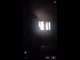 Показала голые сиськи и попку в трусиках
