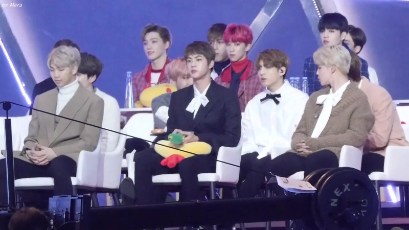 [fancam] 170114 bts получают награду пан шихёка "лучший продюсер" @ golden disk awards