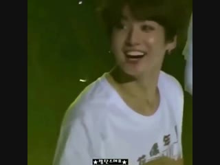 Still thinkin’ about how jungkook yeeted that ball into the crowd and then his reaction afterwards