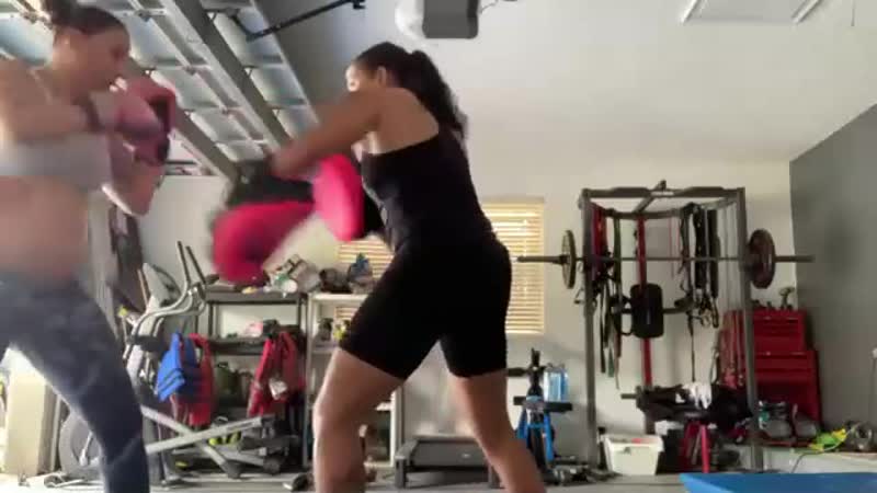 Аманда нуньес тренируется с беременной женой