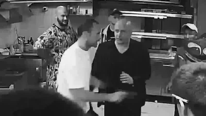 По сети разлетелось видео, на котором человек похожий на джигана, присутствует при разборке со стрельбой