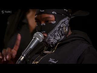 Leikeli47 `no diggity` (covers blackstreet for like a version)