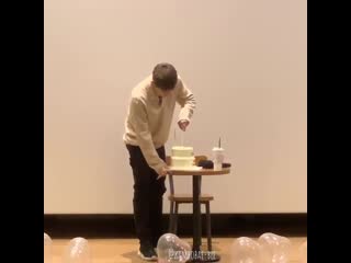 190914 zico [cuts the cake] (@ zico birthday party 🎥)