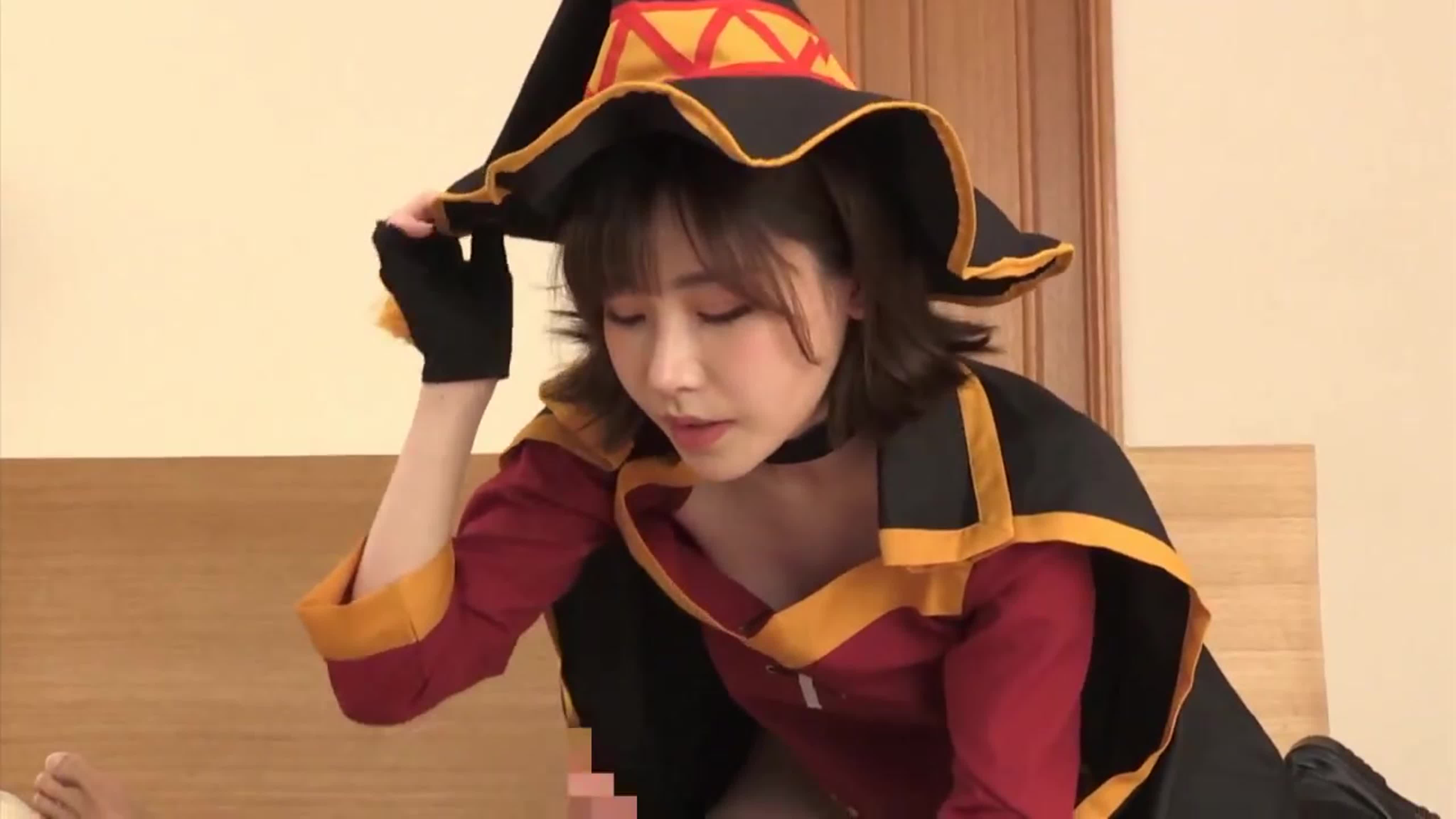 Порно видеодағы жас әйел