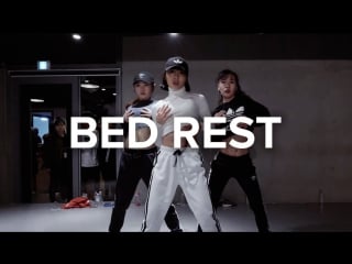 1million dance studio bed rest electrik red / may j lee choreography