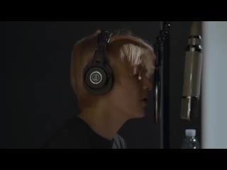 He was recording scenery im so inlove with his voice ㅜㅜ️