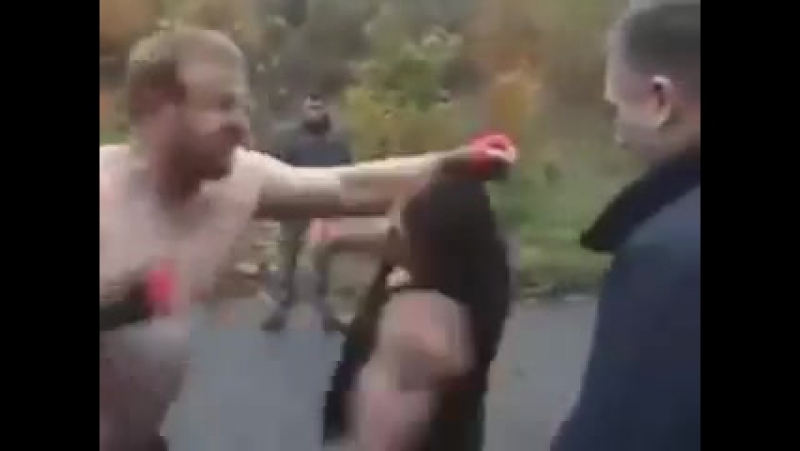 Уличный бой без перчаток до победного