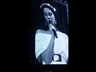 Lana del rey – freak & carmen (live @ «les vieilles charrues»)