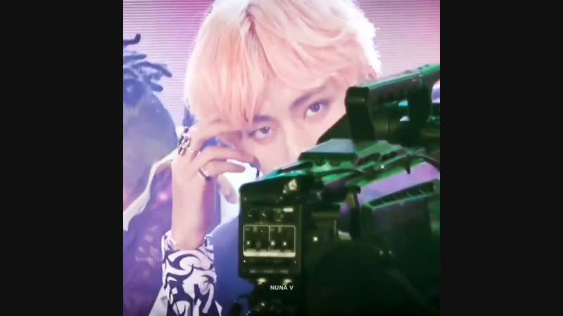 Taehyung porn video – Fansites zooming in to taehyung at the end of the idol performances is a whole mood