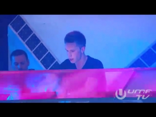 Nicky romero playing his mashup [pandor vs raise your hands vs nymsn vs pandor (hardwell rambo edit)] at umf 2013