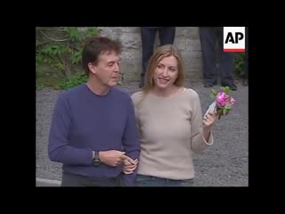 Mccartney, mills photocall plus wedding preparations june 10, 2002