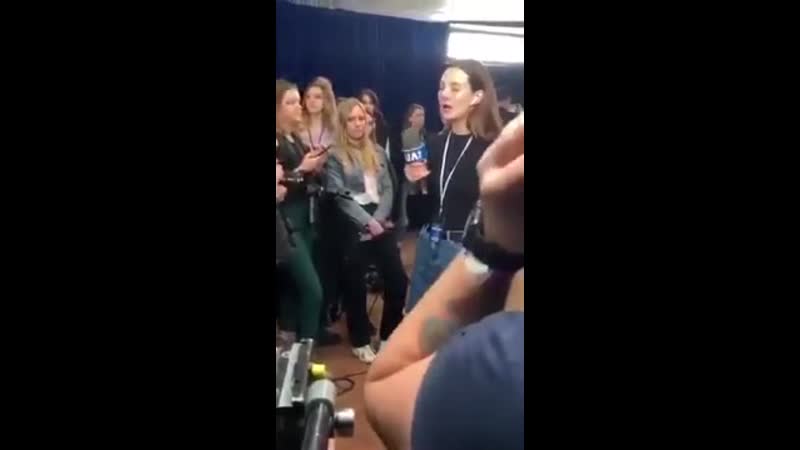 Украинская журналистка берет интервью