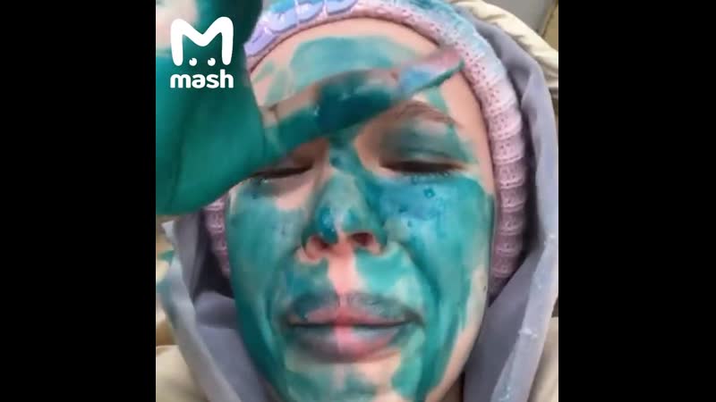 Инстасамку облили зеленкой