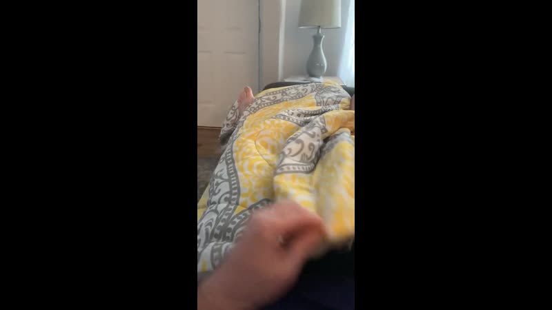 A gооd girl's rеaсtiоn tо оwnеr's faсе aftеr a nap tоgеthеr