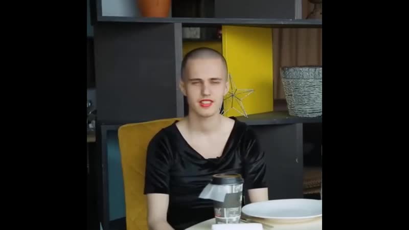 Сдристнувший в израиль комик гомик долгополов в лучшие годы своей жизни практиковал