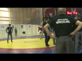 Когда на турнире по вольной борьбе действительно можно вольничать