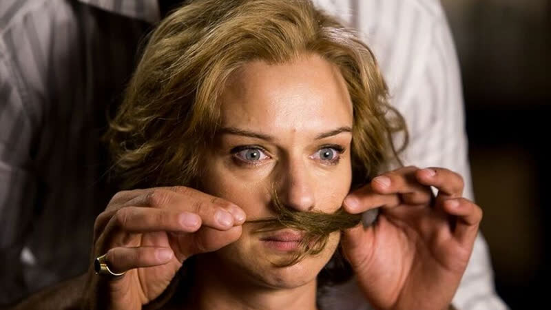 Просто добавь усы (2019) basta un paio di baffi