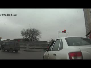 Взял мужика обидел