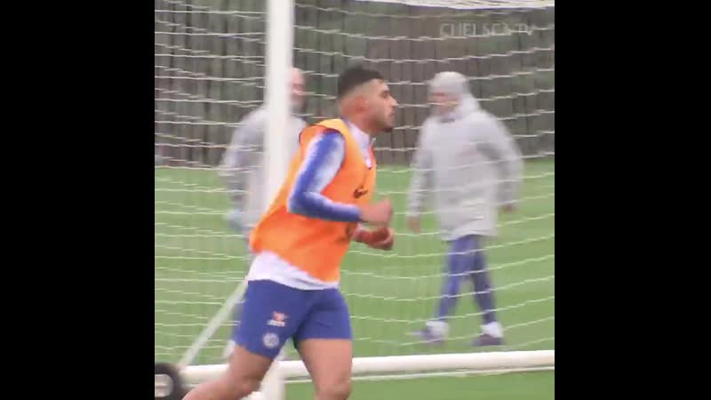 Что творит эмерсон на тренирое!