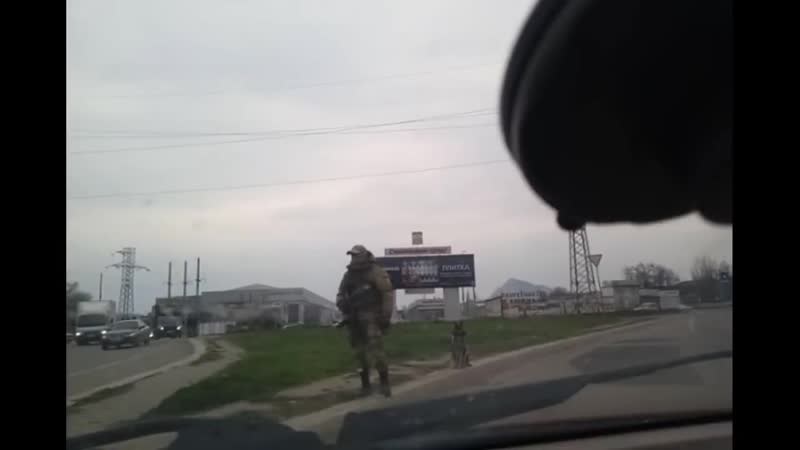 Предъявите пропуск у нас карантин у кого у нас? вы неадекватный?